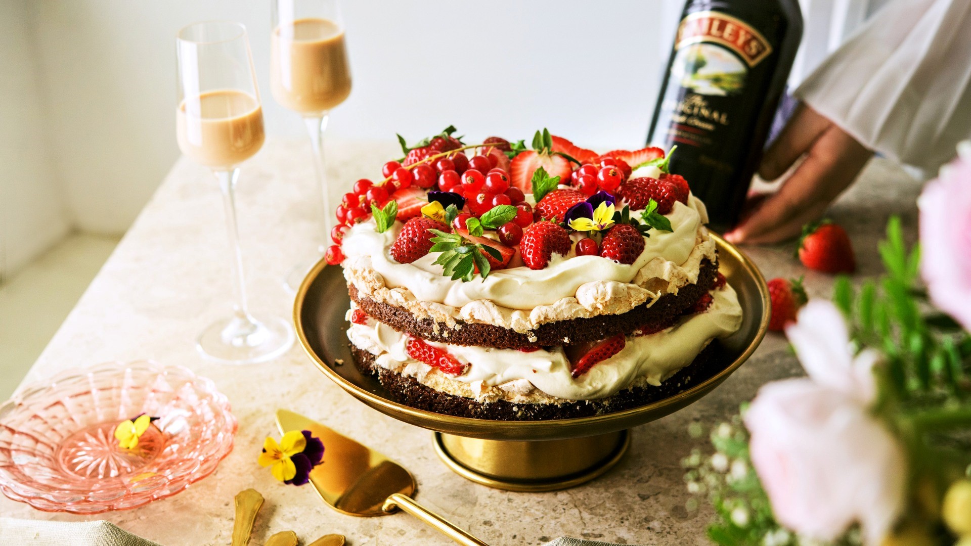 Baileys-britakakku on kesän ihanin herkku