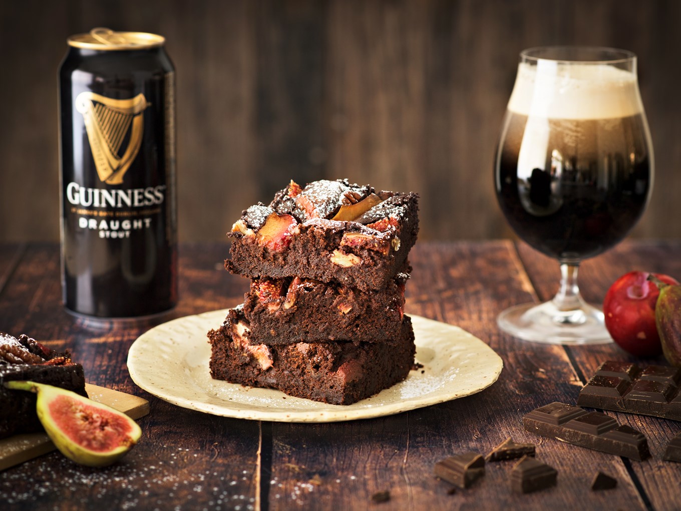 Pala supersuklaista Guinness-brownieta
