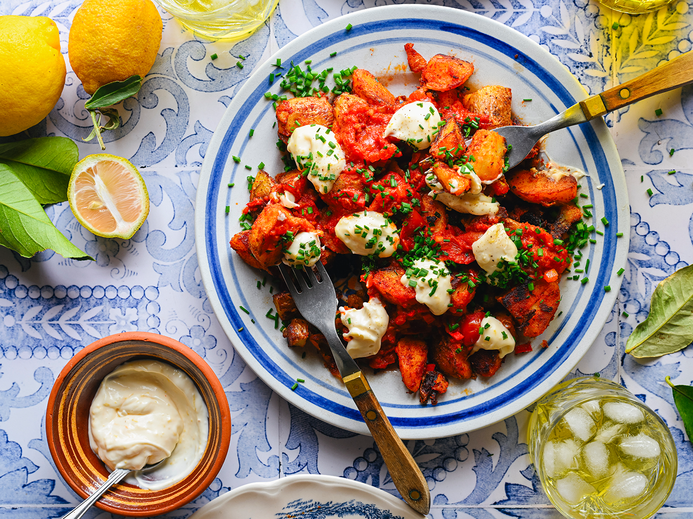 Patatas bravas