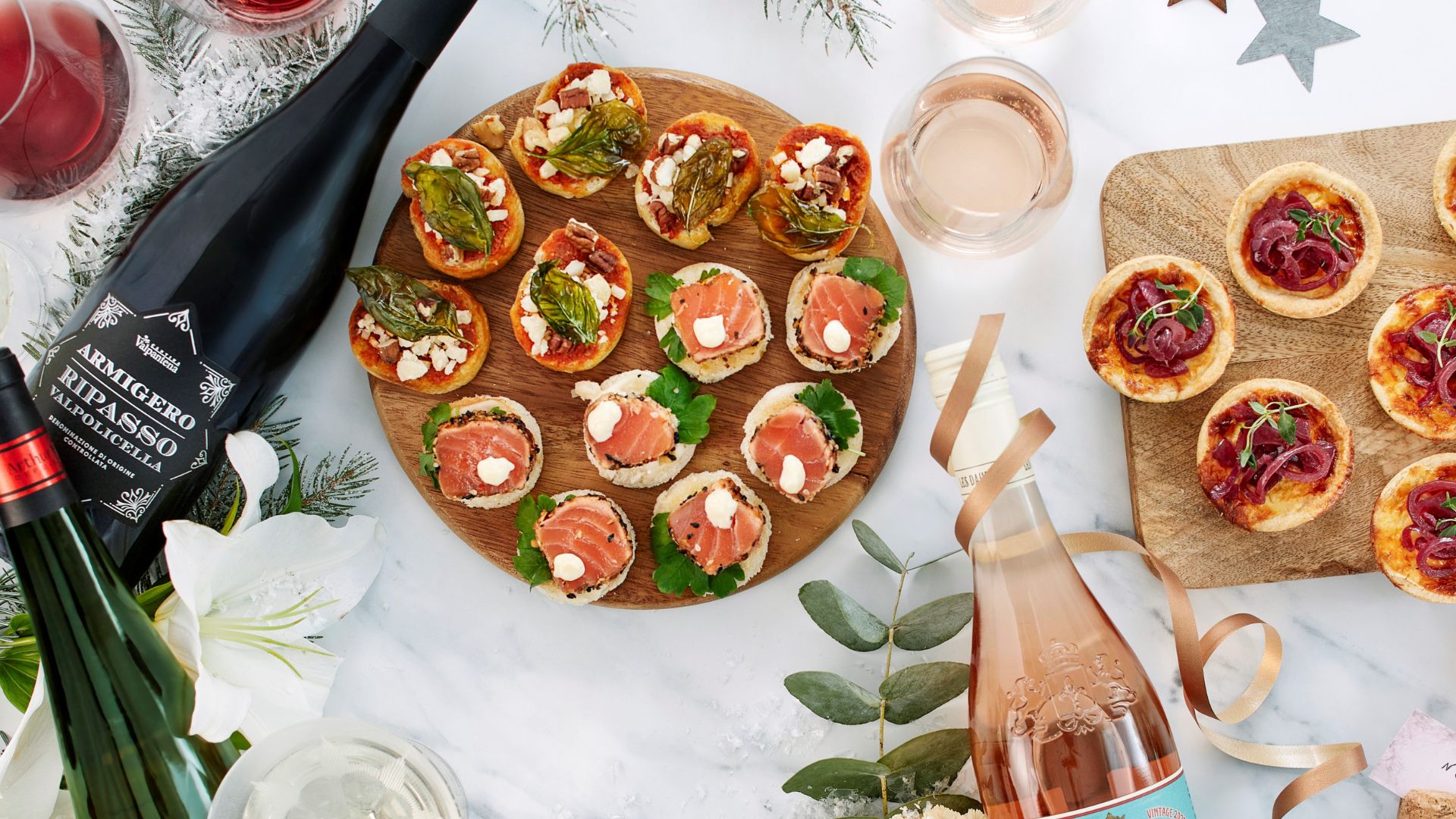 Pikkusuolaiset kruunaavat illanistujaiset