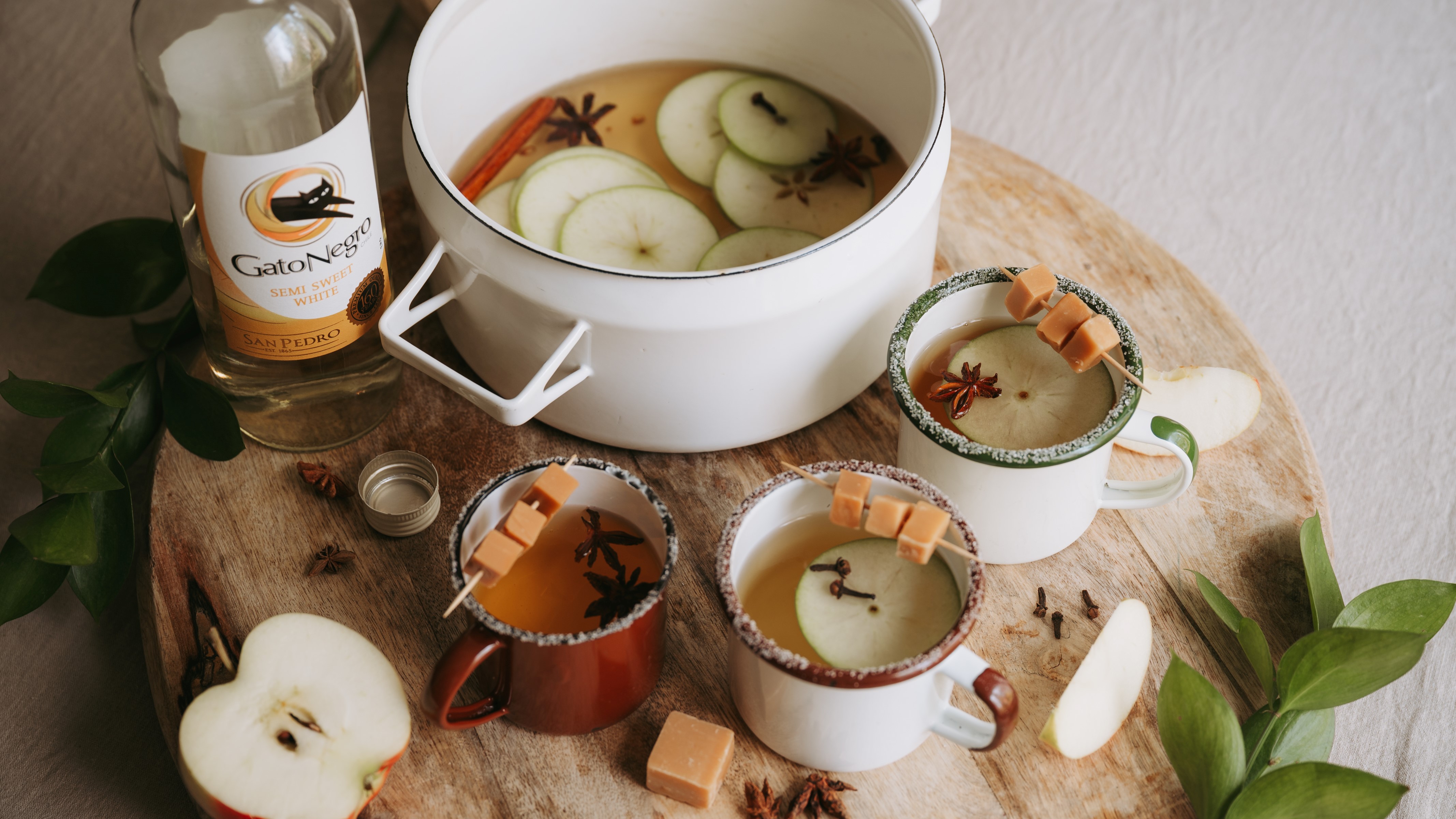 Omenainen valkoviiniglögi